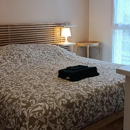 Le Portet Avec Parking Prive Апартаменты *