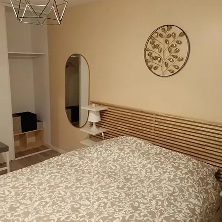 Le Portet Avec Parking Prive Апартаменты