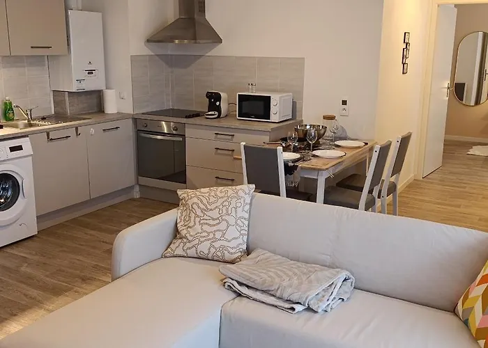 Le Portet Avec Parking Prive Lägenhet