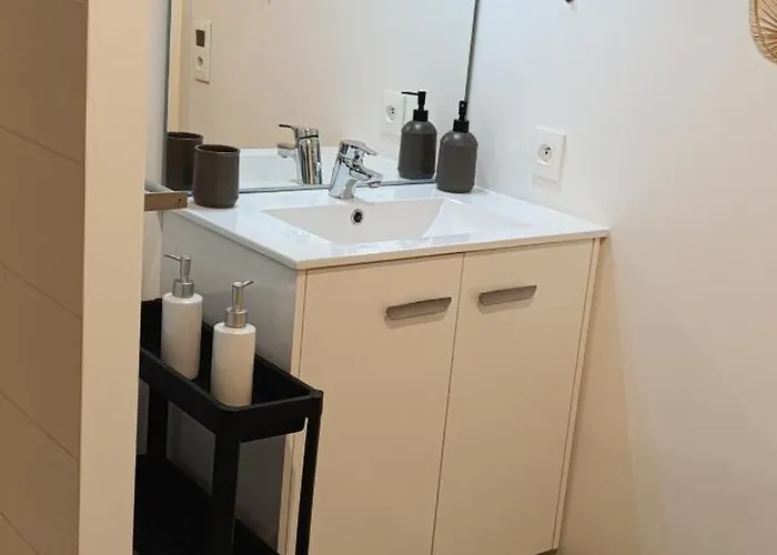 Le Portet Avec Parking Prive *