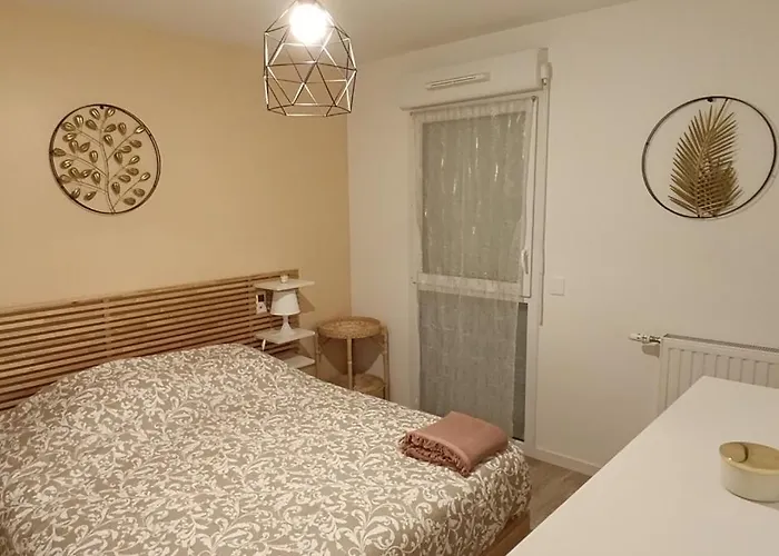 Le Portet Avec Parking Prive Lägenhet Angers