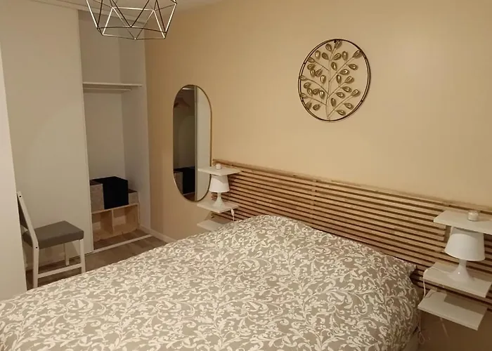 Le Portet Avec Parking Prive Lägenhet