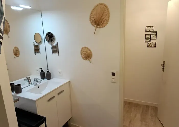 Le Portet Avec Parking Prive Lägenhet Angers